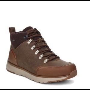 UGG Waterproof Mens Hiker Boot with extra laces